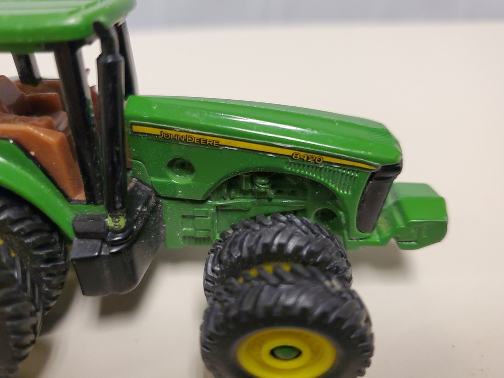 1/64th Scale John Deere Modern Cab Tractor Die-Cast