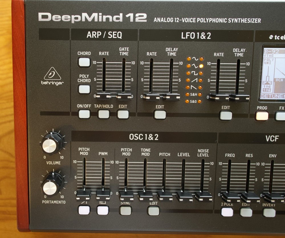 Behringer DeepMind 12D-Analog 12-voice Polyphonic desktop/rack synthesizer MINT!