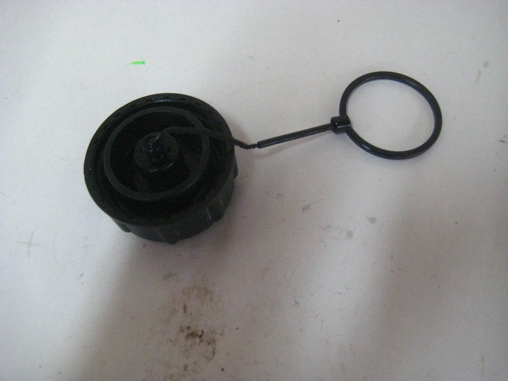 Stihl Back Pack Leaf Blower BR 400 Gas Cap