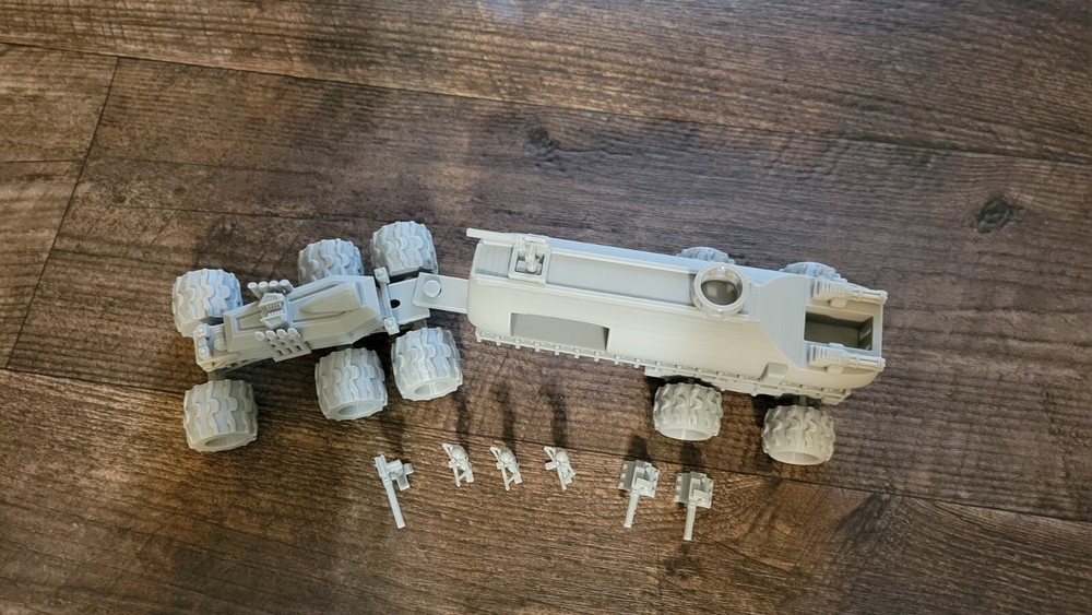 BIG HUGE WAR RIG, 3d printed. Wheels do roll.