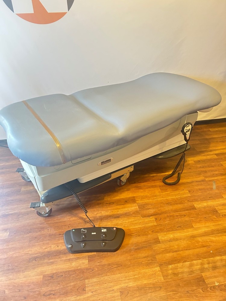Midmark 626-001 Power Exam Table
