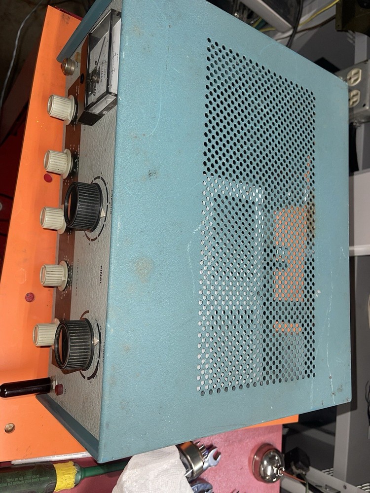 Heathkit DX 60B ESTATE FIND Works 40 Cw 10 Watts Out Only Moisture Damage On Fra