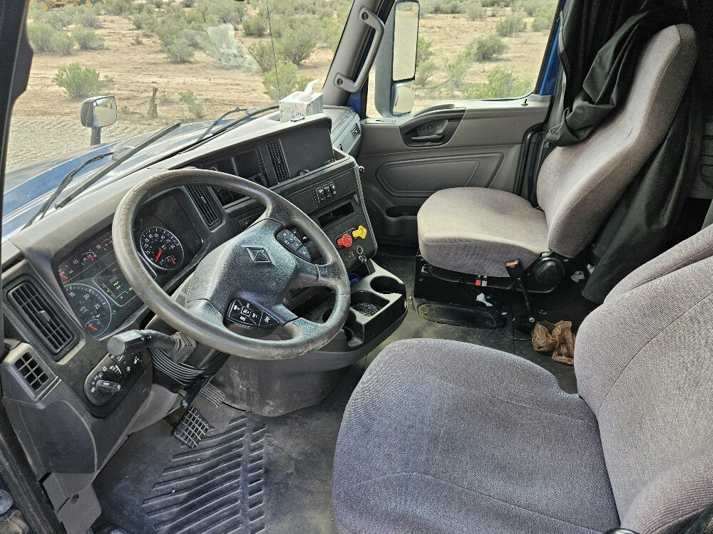 2018 International LT # 4401