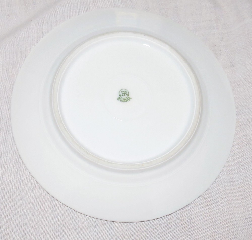 Hutschenreuther pattern HUT455 Eight-piece Place setting: Plates Ramekin Bowl +