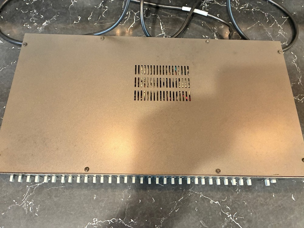 Samson E31 1/3 OCTAVE 31 BAND CONSTANT Q Graphic Equalizer