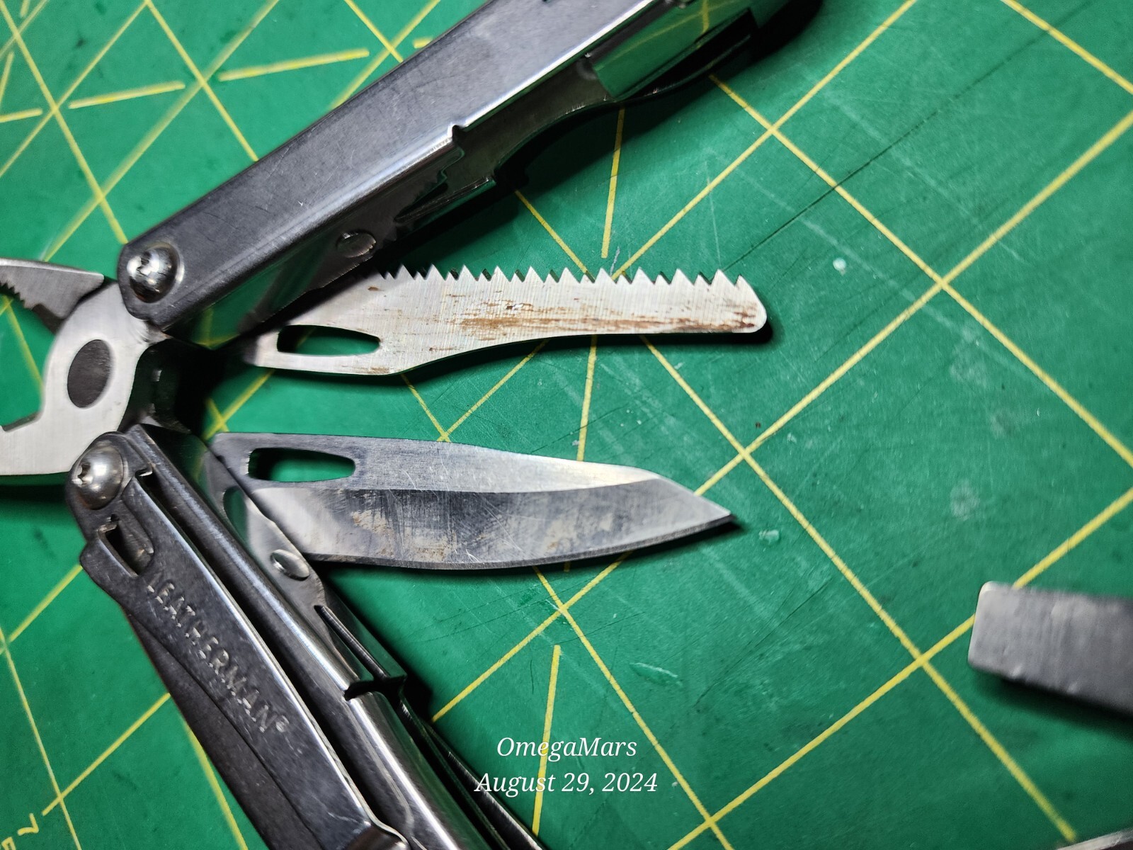 Leatherman Sidekick one at random