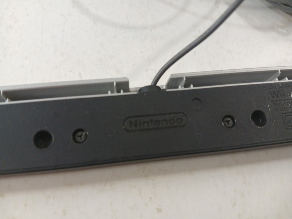 Nintendo Wii Official Hookup Kit AV Cable Power Supply Sensor Bar Console Bundle