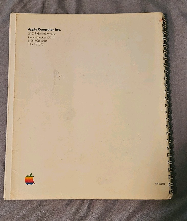 1984 Apple Macintosh Computer Manual/Booklet
