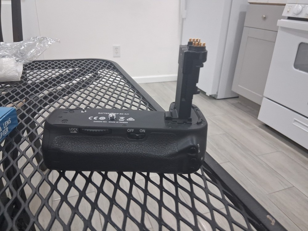 Canon BG-E21 Battery Grip for EOS 6D Mark II