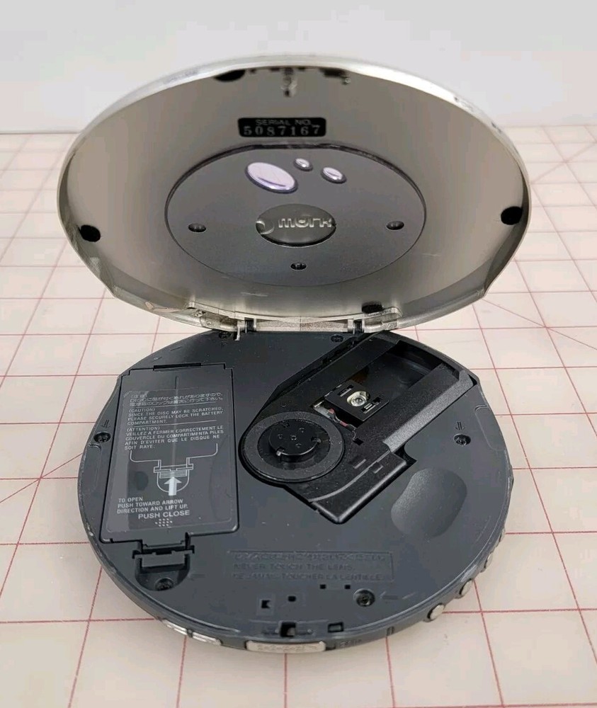 Sony Portable CD Player Walkman D-EJ915 Tested Works