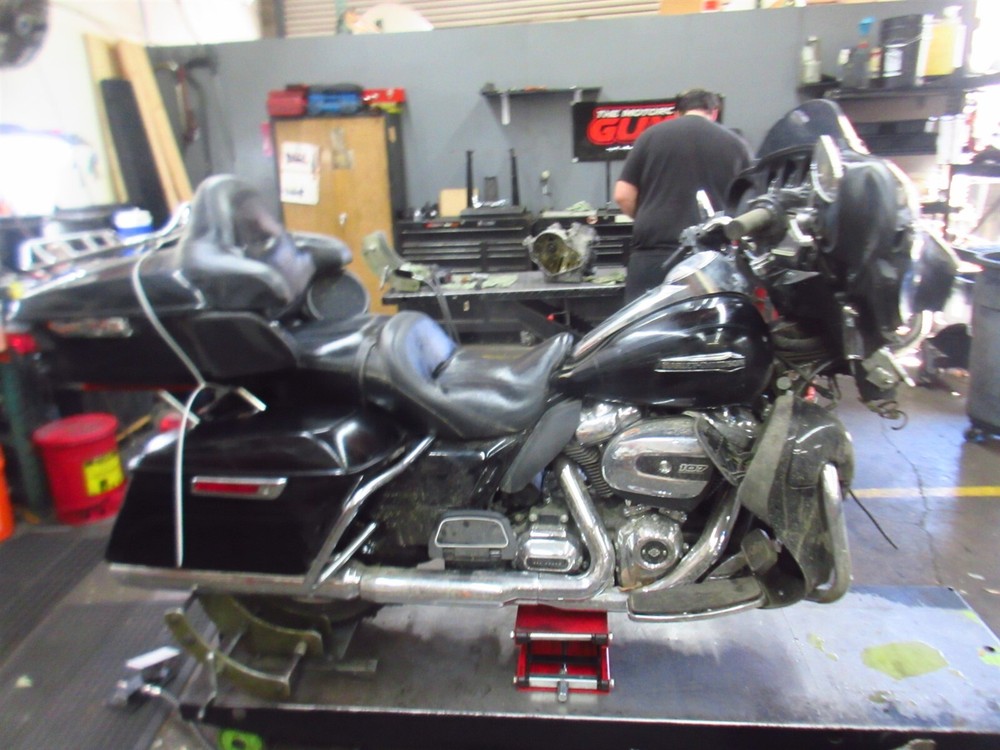 2018 Harley Electra Glide FLHTCU ABS Pump Brake Module Control Unit OEM