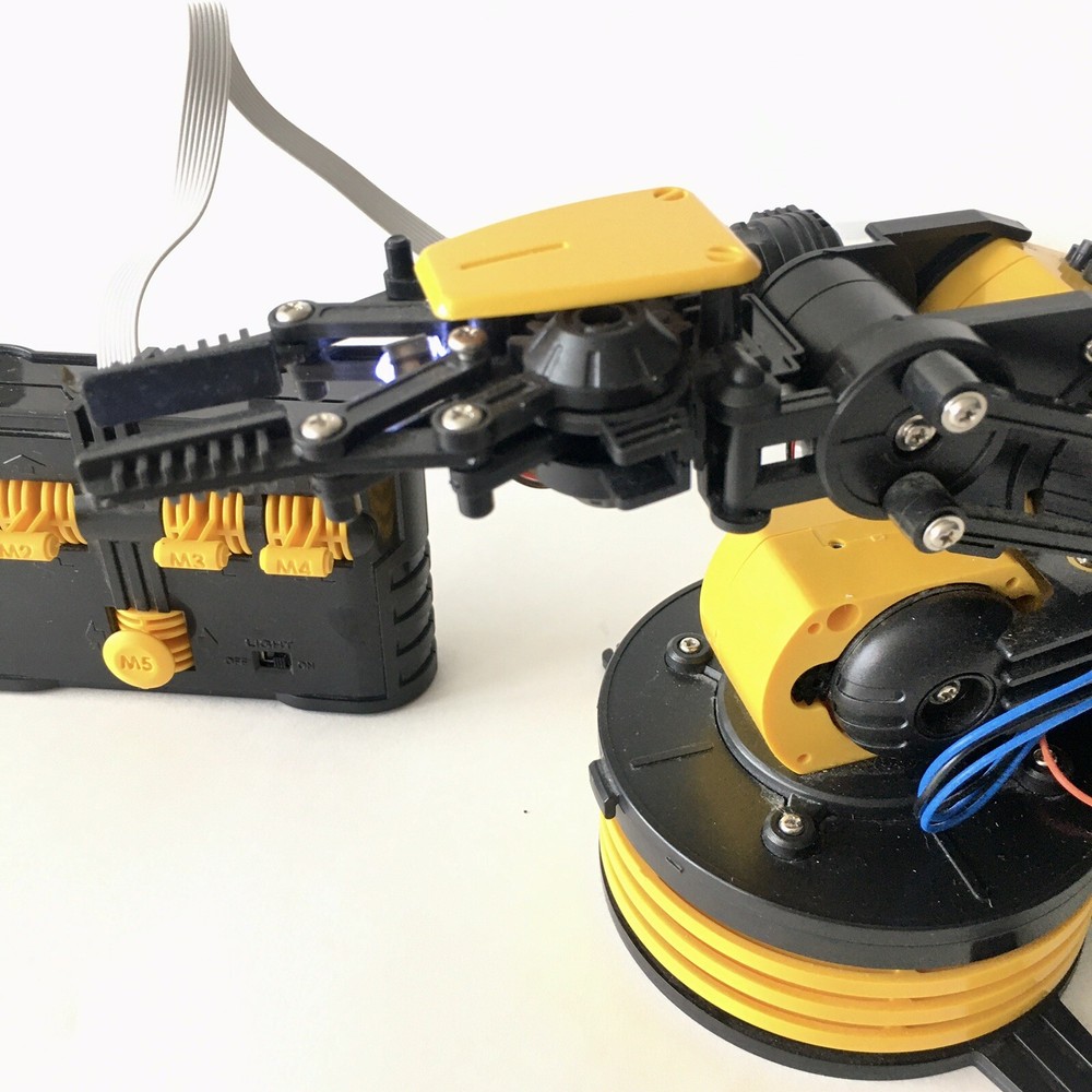 Robotic Robot Arm Kit Clamp Set Educational Construction Set Black Yellow