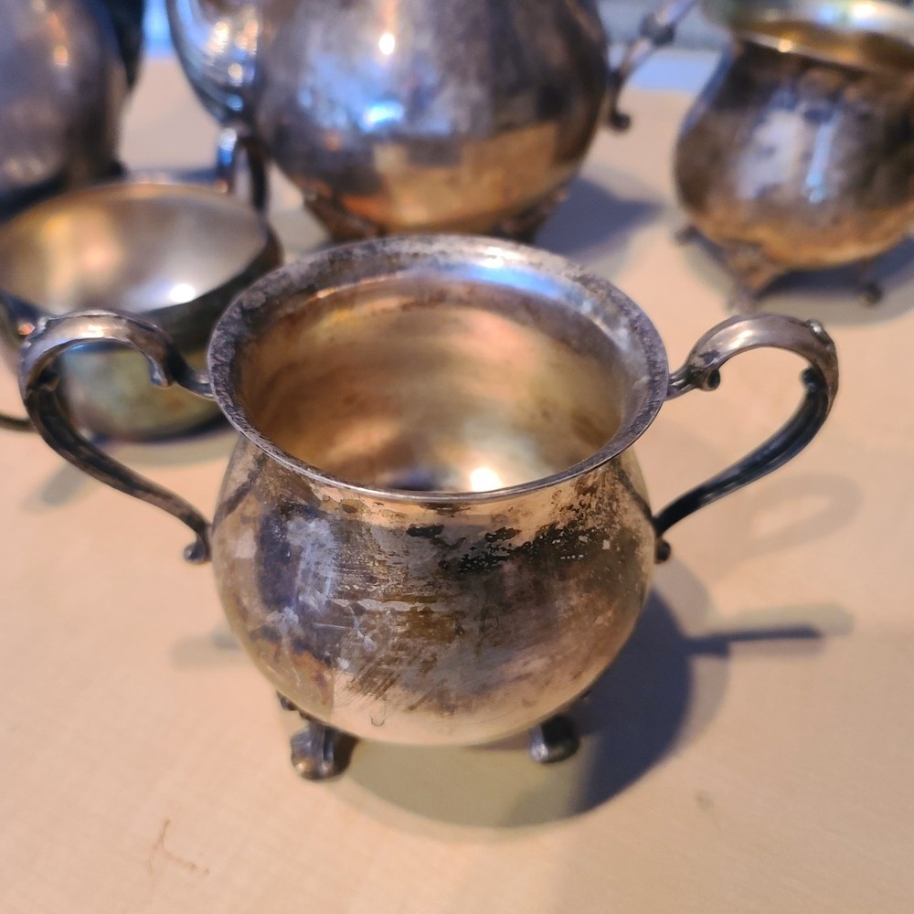 Sheridan Silverplate Tea Pot and Cups Set