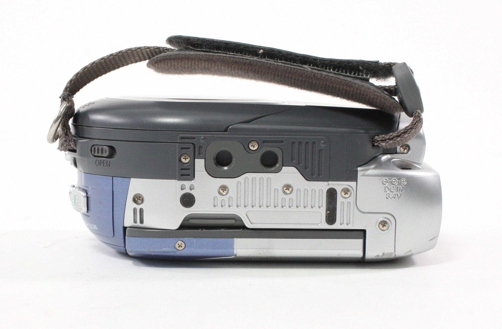 Canon DVD DC210 Camcorder