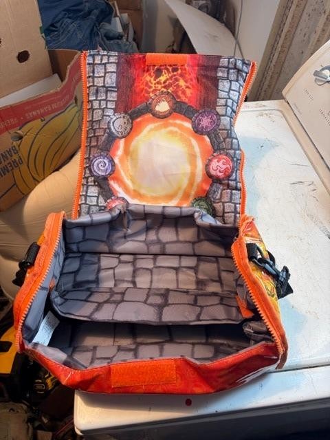 Skylanders Giants Carrying Oval Case - Orange