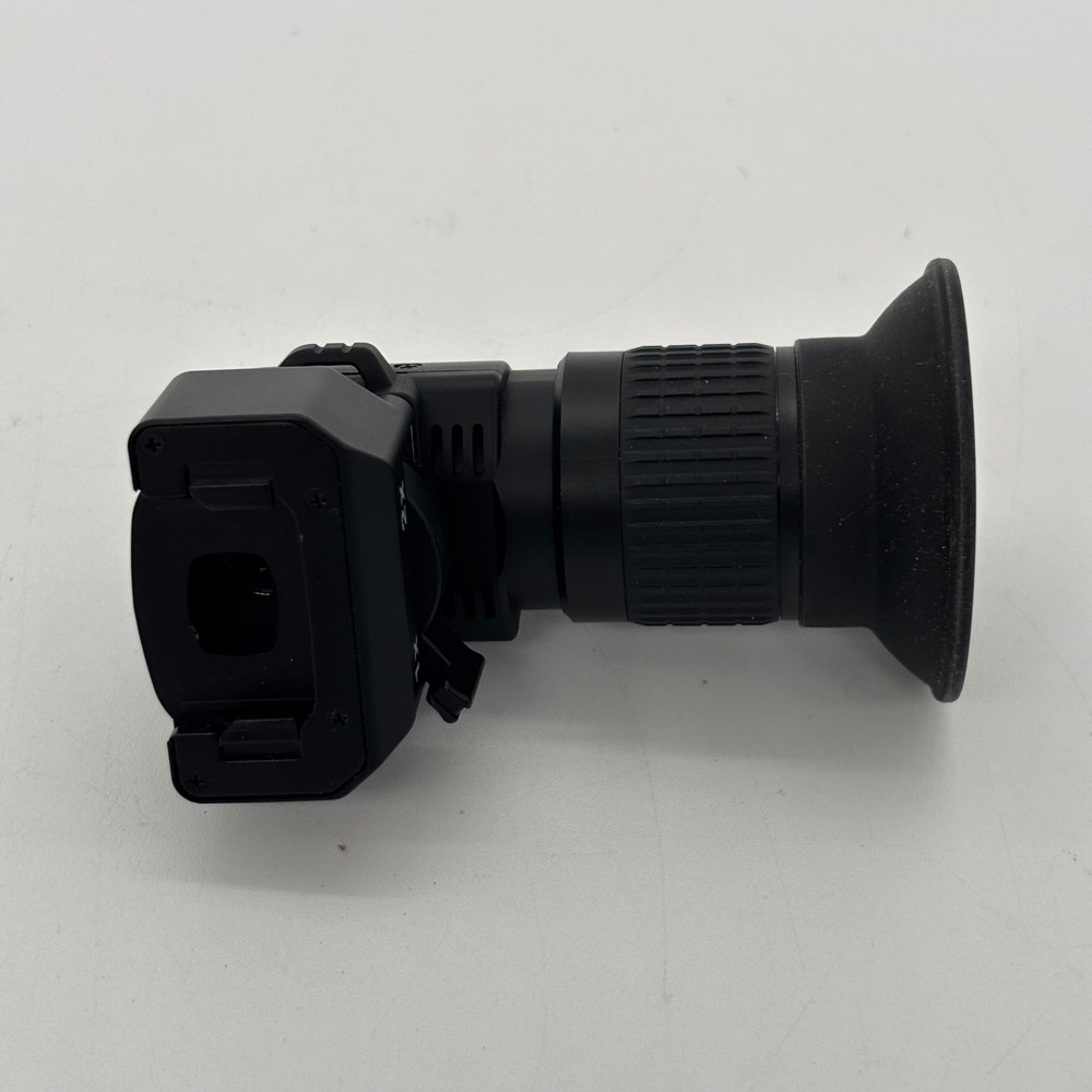 Nikon DR-6 Right Angle Viewfinder Attachment for Rectangular Eyepiece DSLRs Case