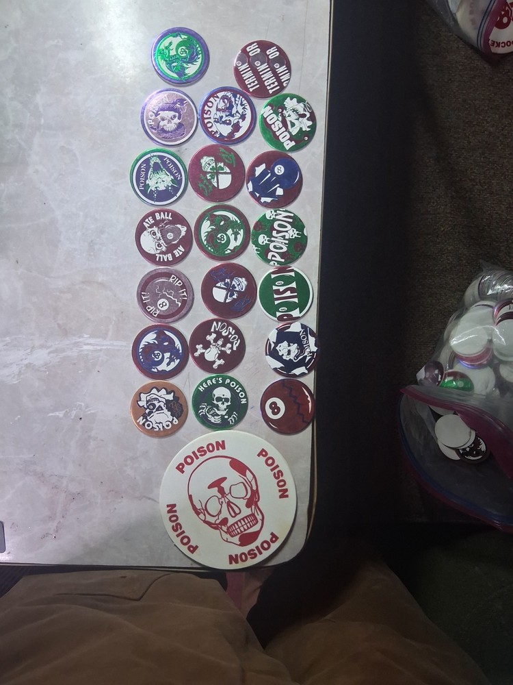 20 Poison Pogs And Play Mat