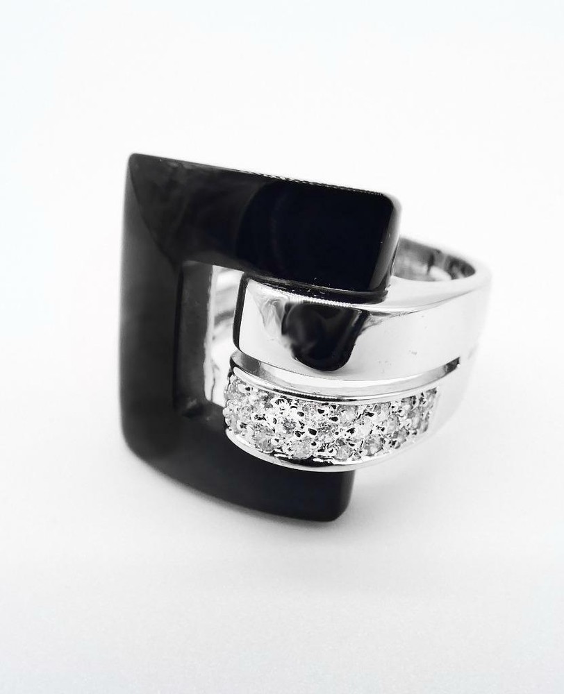 EXQUISITE 18kt White Gold Plated Square Black Onyx Crystals Double Loop Ring NEW