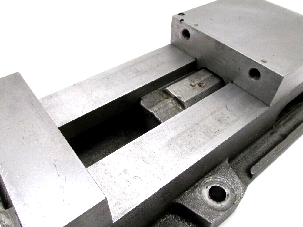 KURT ANGLOCK 6" MILLING MACHINE VISE - #D60