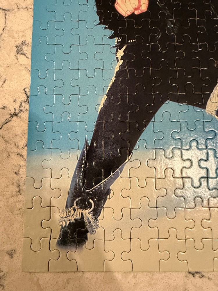 Kiss Puzzles