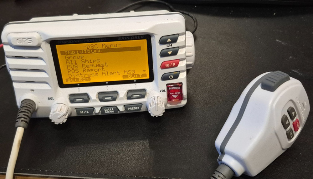 STANDARD HORIZON EXPLORER GX1700/W/INTERNAL GPS PREOWNED