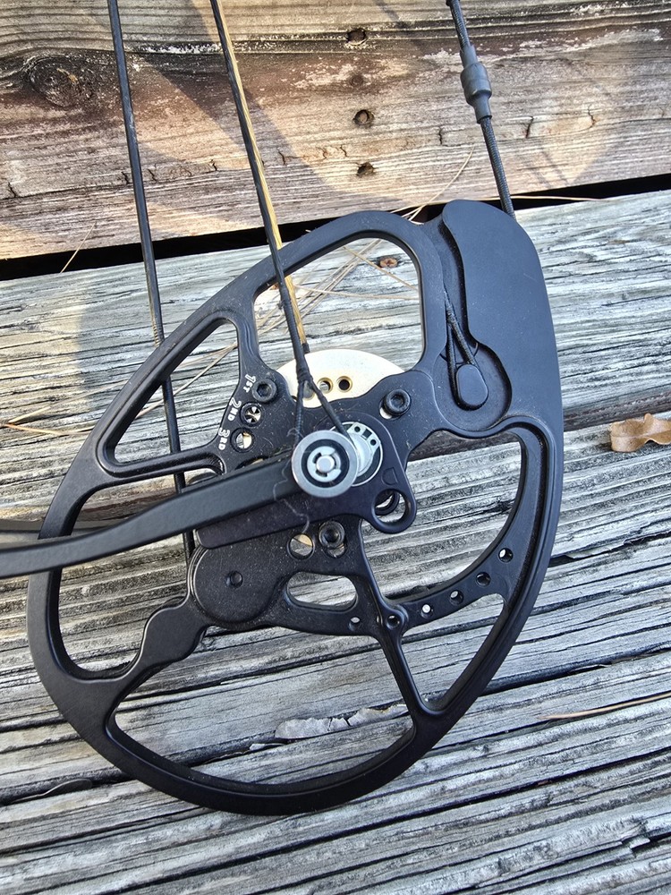 Bowtech BTX-28 Bow, Right Handed, Camo