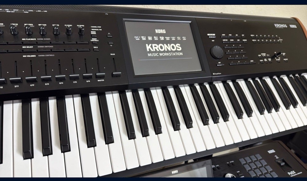 Korg KRONOS 2 61-Key Digital Synthesizer