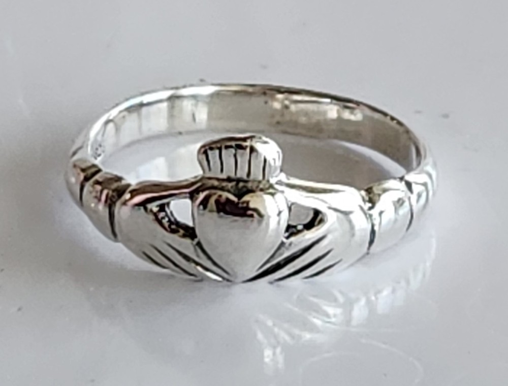 Sterling Silver Claddagh Ring sizes 8