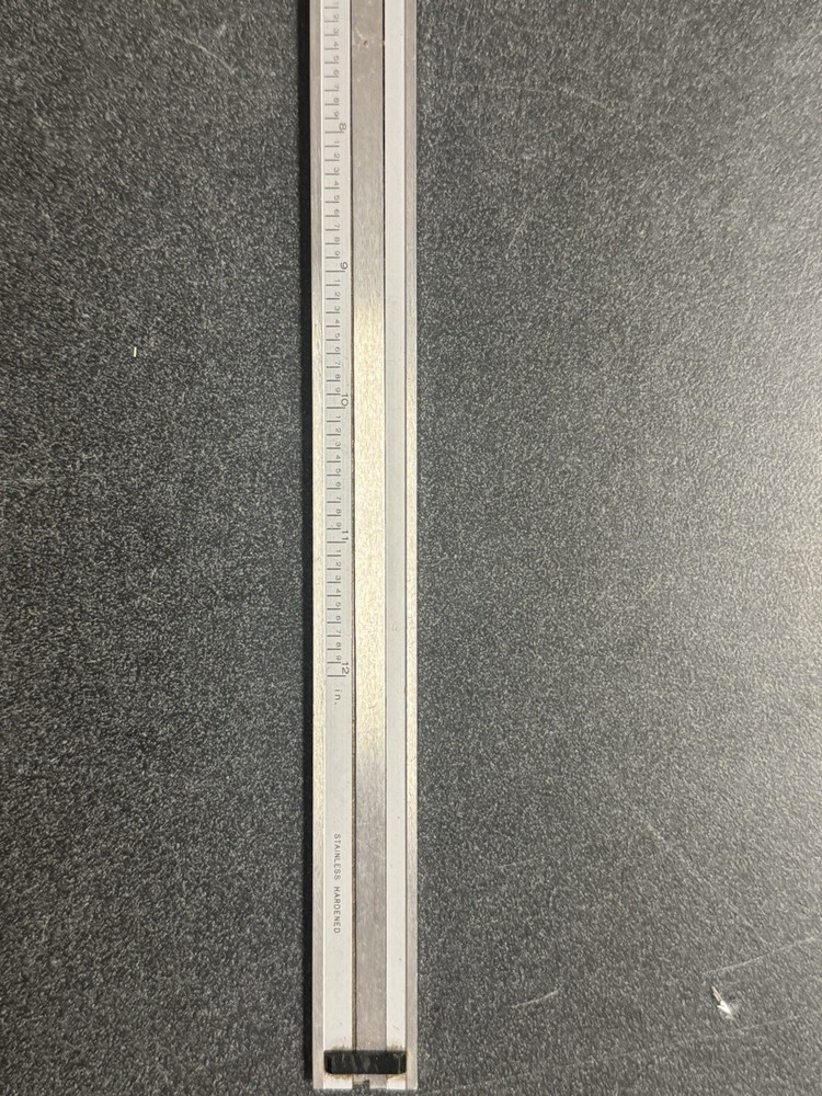 Mitutoyo Dial Caliper In Box 505-628