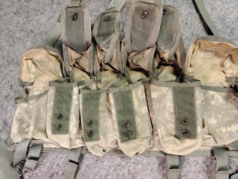 Blackhawk! Commando Chest Rig Digicam Ammo Pouches
