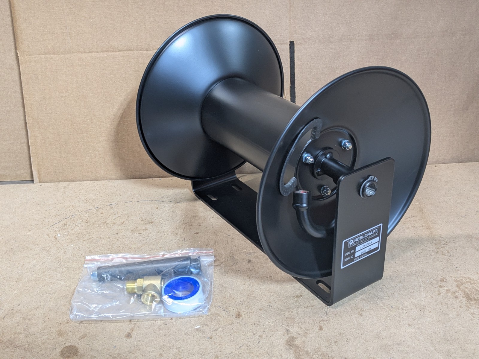 ReelCraft Manual Hand Crank Hose Reel 3/8 In. x 100 Ft. Capacity CU6100LN