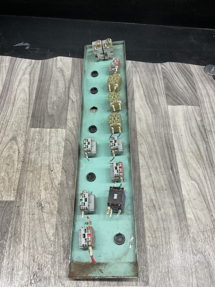 Machine Push Bottoms Opertor Panel #4003B137PR3