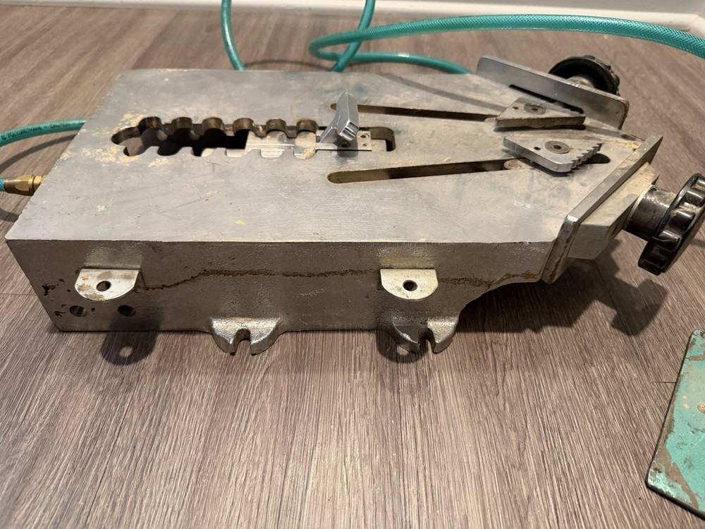 PISTORIUS MV Pneumatic Miter Vise - Untested