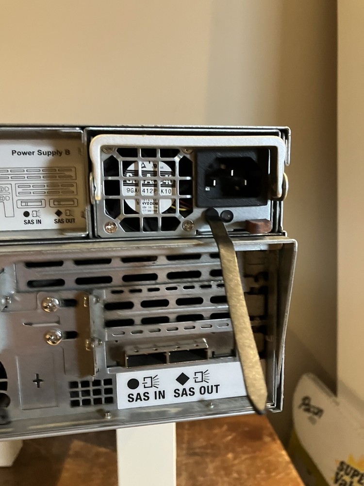 Nimble Storage CS200, CS400, ES1 3U Array, 2x SAS Controllers, 16x 3.5" Bays