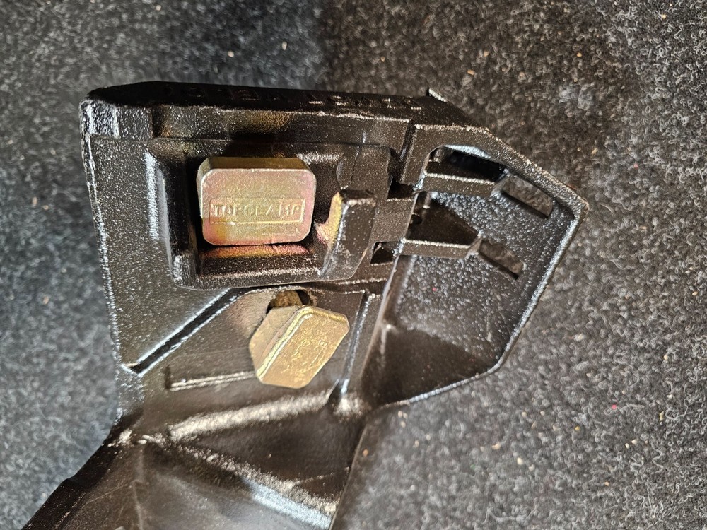 STRATO TSC20-20CMB- TRAINLINE SUPPORT CASTING WITH FLANGE