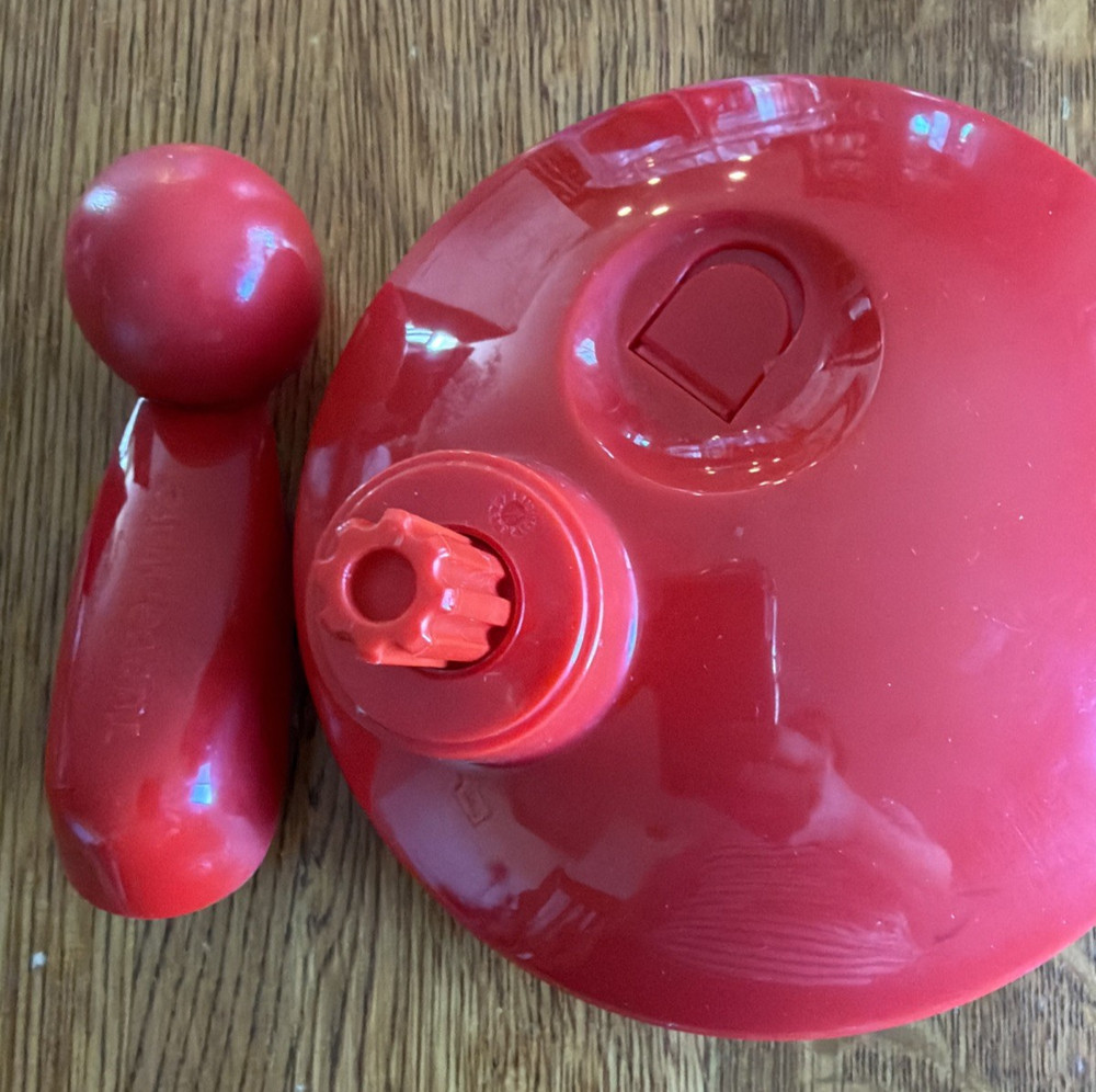 Tupperware Quick Chef Food Processor Chopper Mixer Whisk 4 Cups Red COMPLETE