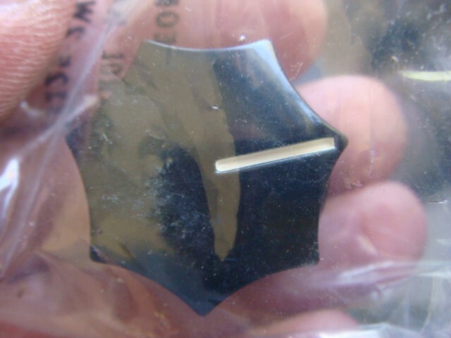 ONE Lot FIVE (5) Raytheon Pointer Knobs TS125-2WL-2 -- New & Unused