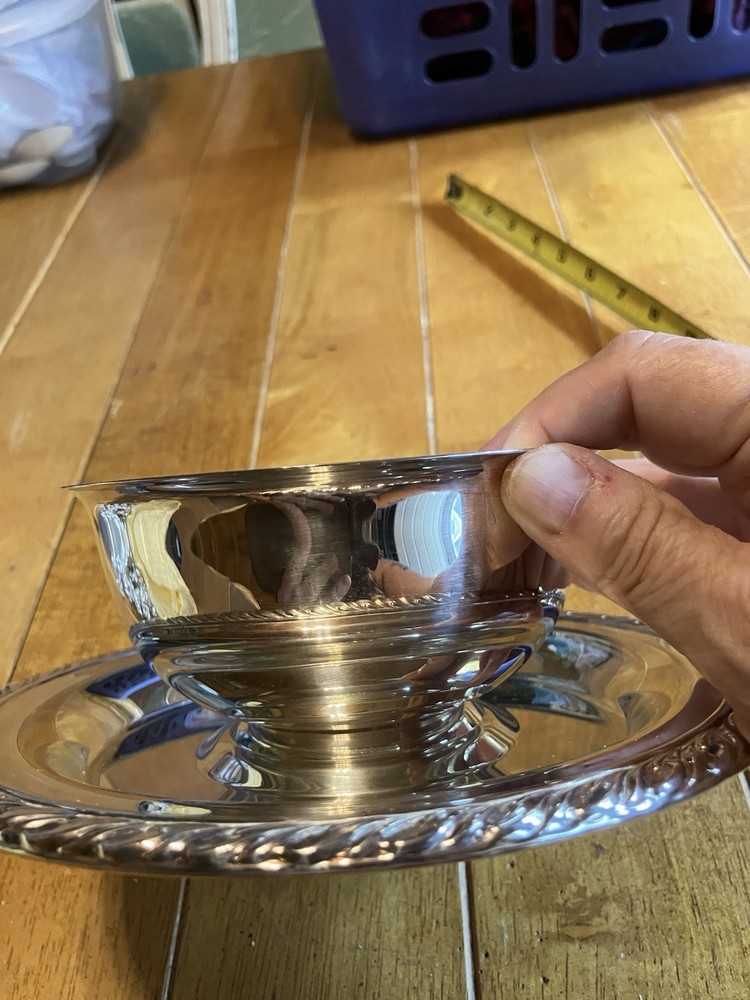 Oneida Silverplate Bowl With Attached Underplate