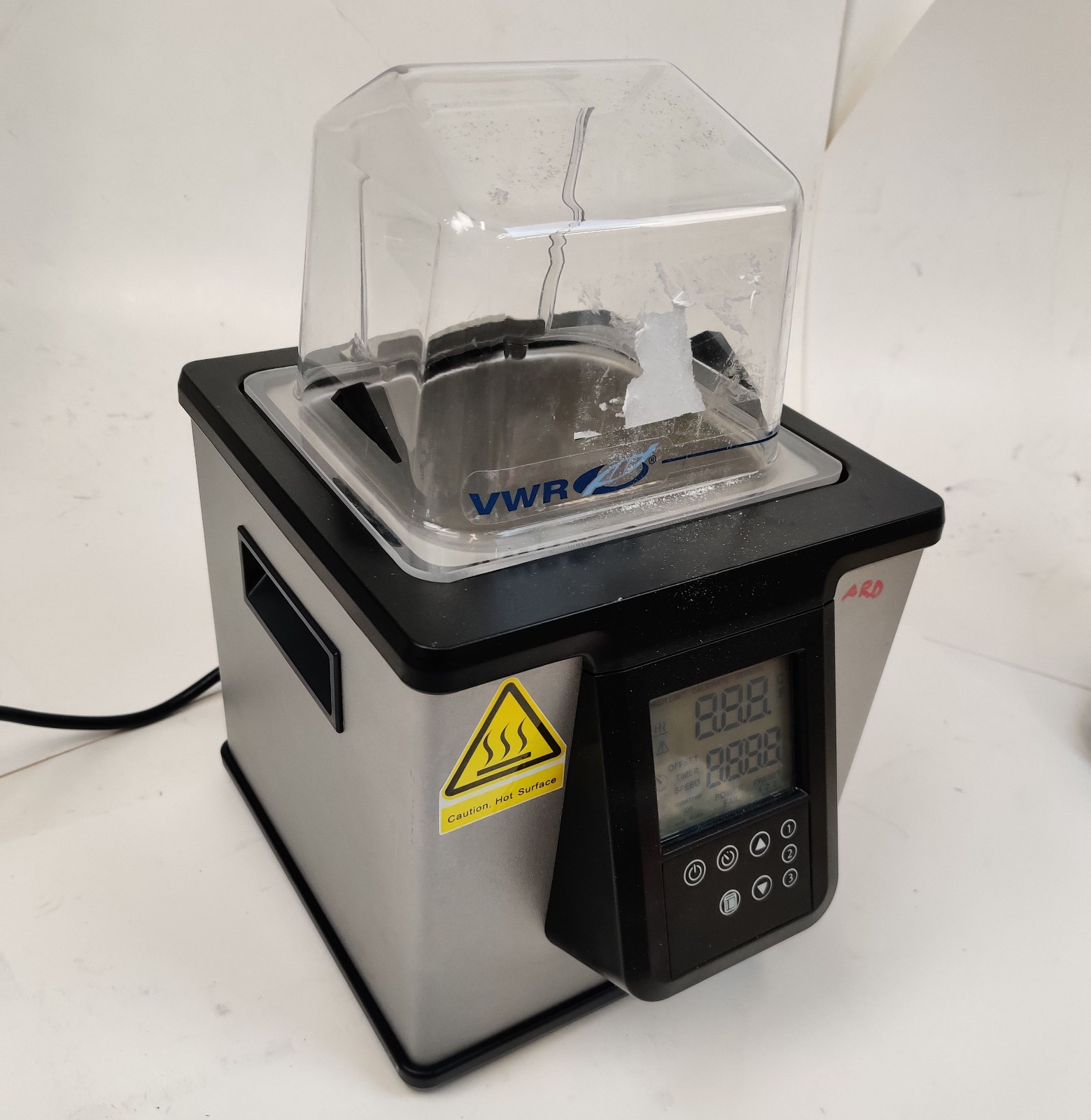 VWR WB02 2L Digital Water Bath 3.9 x 4.3 x 6 inches with Lid Tested