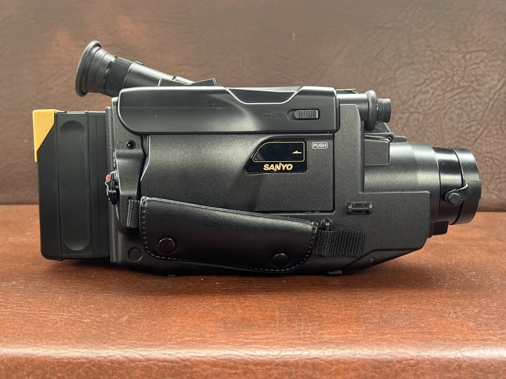 Faulty Sanyo VM-D90P Camcorder - genuine Untested