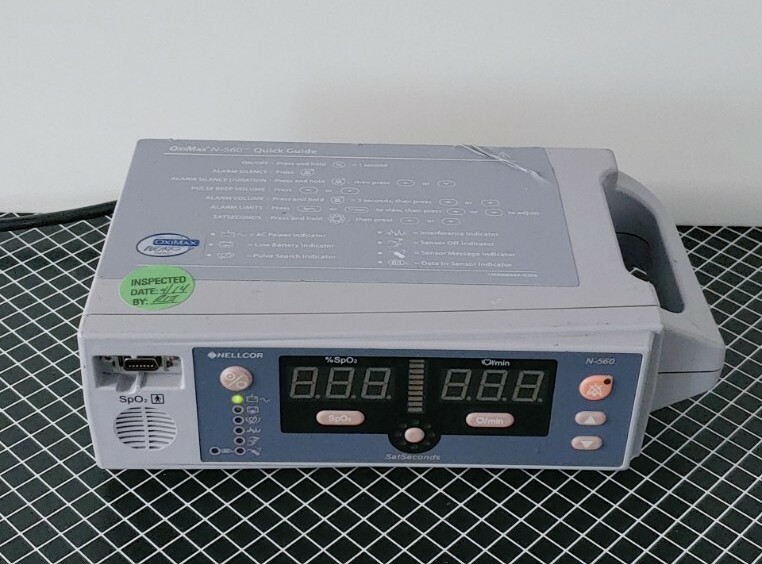Nellcor N560 Bedside Pulse Oximeter
