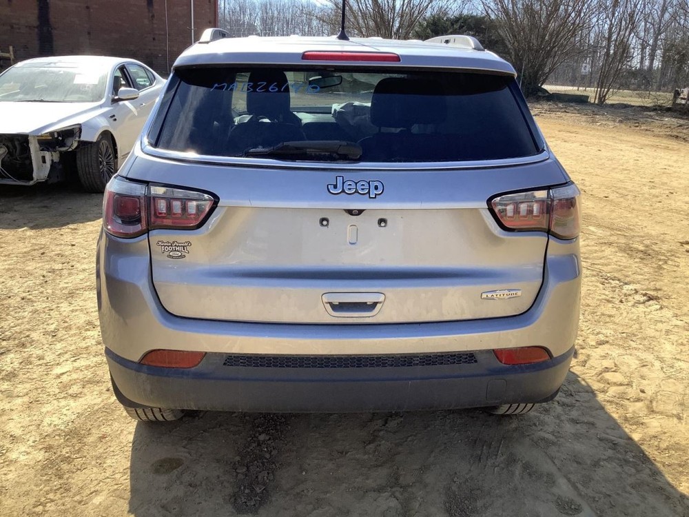 COMPASS 2018 Glove Box 4968077