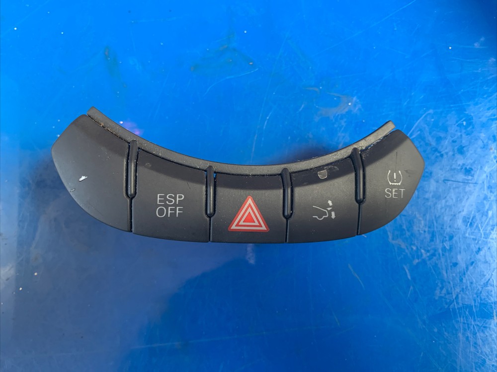 Audi TT MK2 hazard warning panel