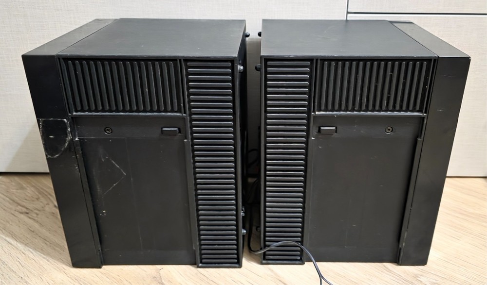 Speakers from the Sharp GF-800