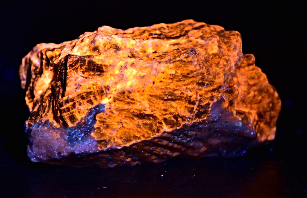 Awesome Fluorescent Sodalite Specimen 141 Gram