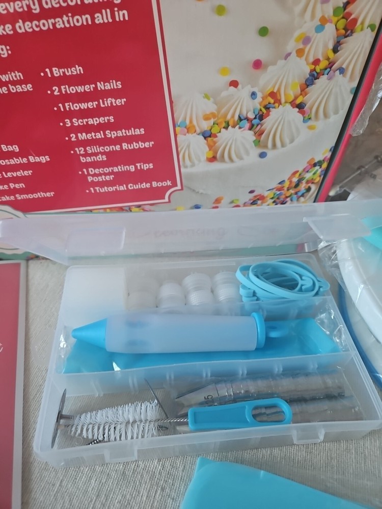 Kuchepro Cake Decorating Set in Box