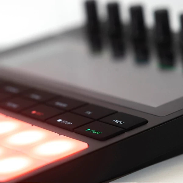 1010music Bento Sampling Production Studio