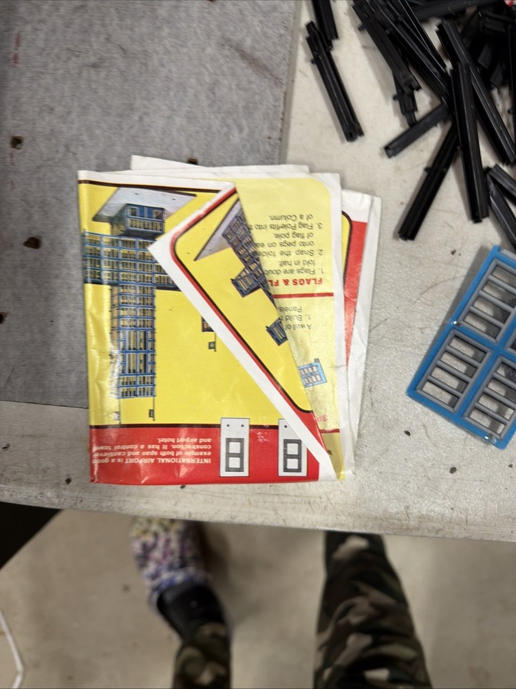 Vintage 1970s Kenner beam and panel construction set