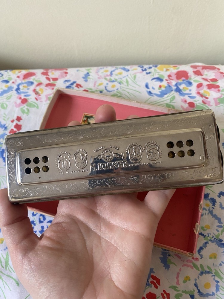 M. Hohner “The Echo” Harmonica Notes C & G with Original Box