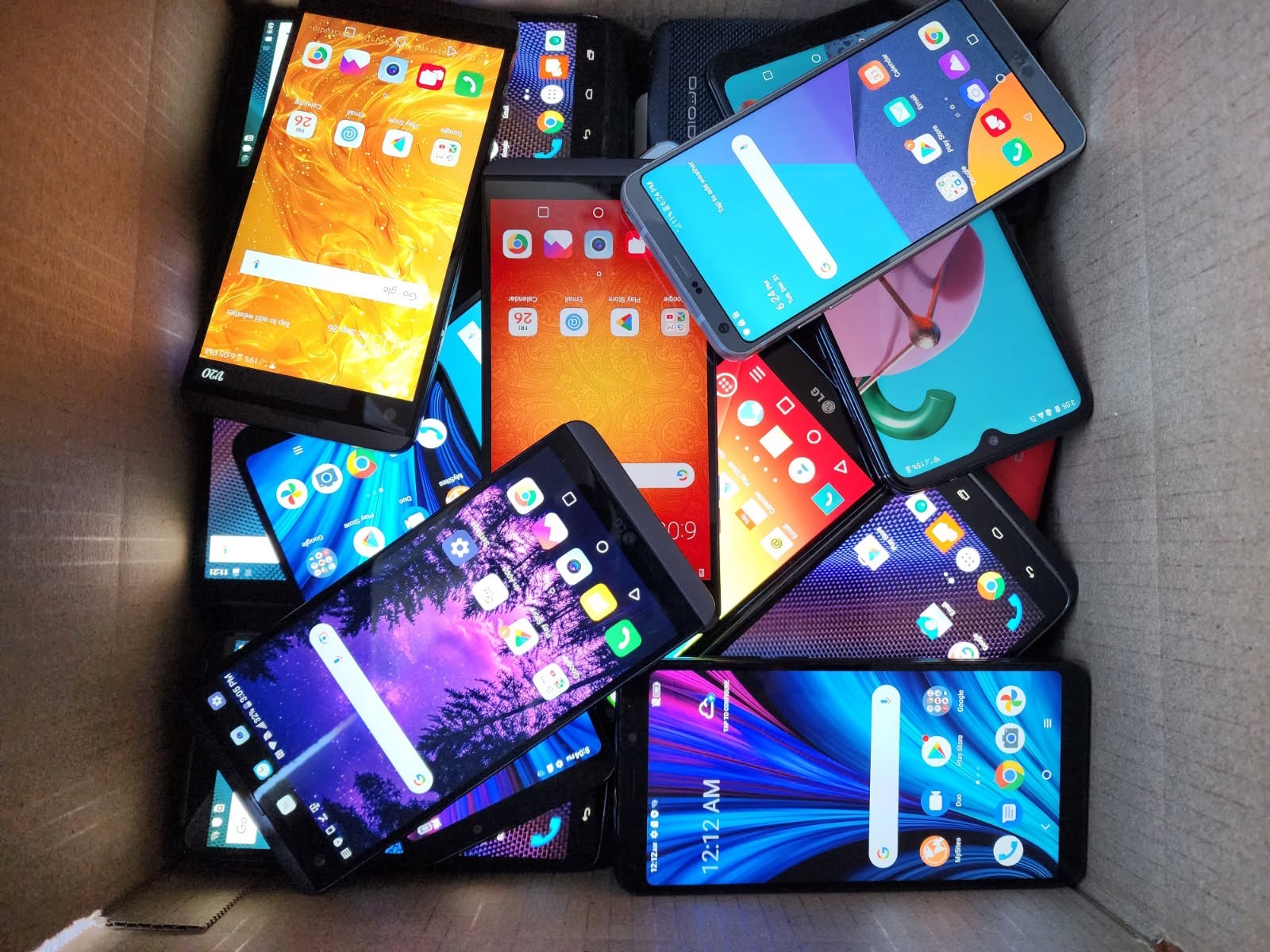 UNLOCKED Smartphone - Android